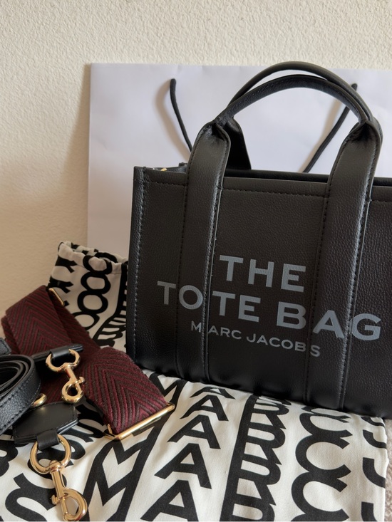 Marc Jacobs Handbags - Marc Jacobs Black Tote Bag Small with Maroon Strap